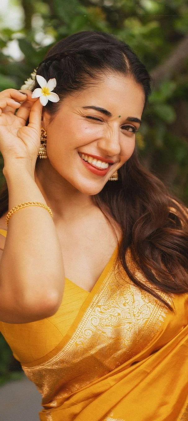 Ruhani Sharma 6