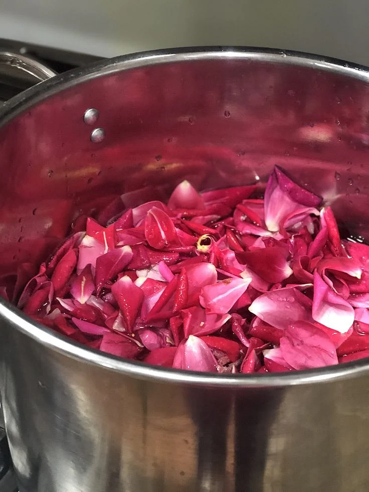 rose petals. 4