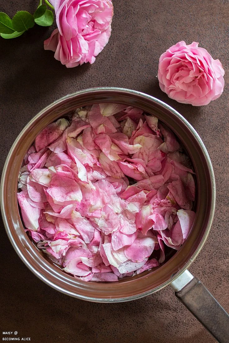 rose petals. 3