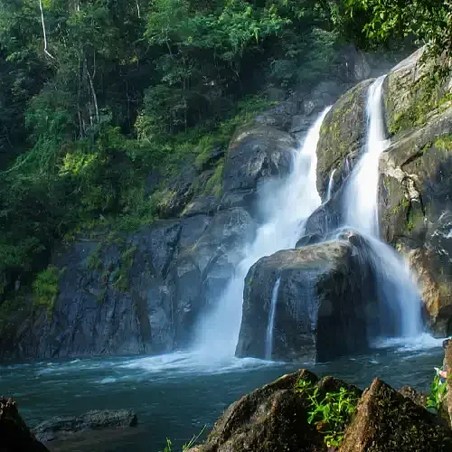 meenmutty waterfalls 172993079406501f2bae3e3b11d3ed