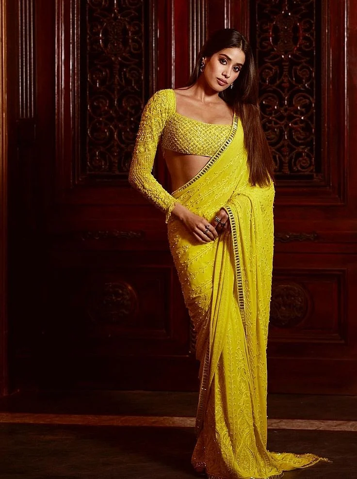 Janhvi Kapoor in Manish Malhotra
