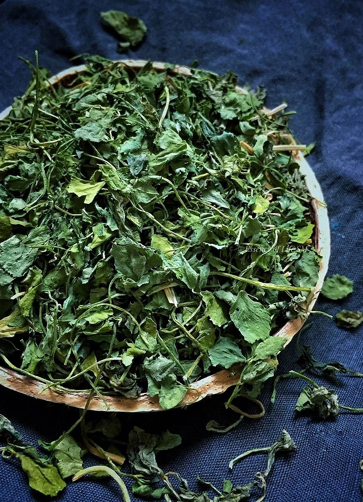 HOW TO MAKE KASURI METHI DRIED FENUGREEK LEAVES