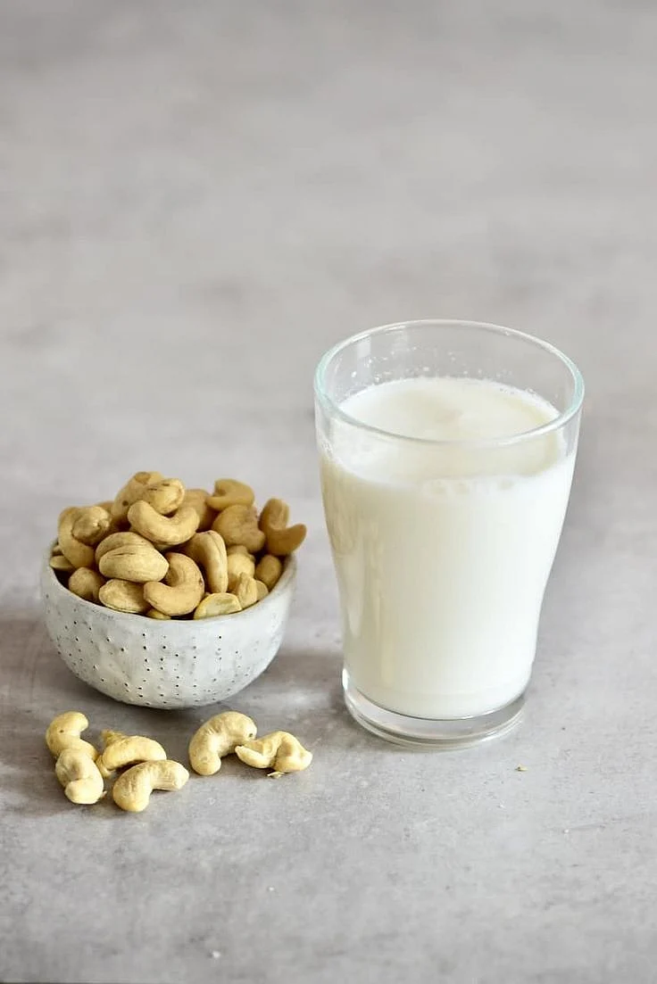 Cashews with milk. 2