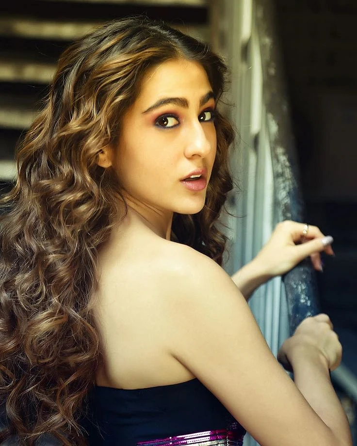 523k Likes 2 038 Comments Sara Ali Khan saraalikhan95 on Instagram Electric barbie