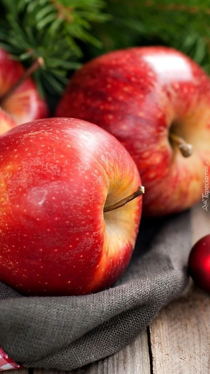 Apple 7