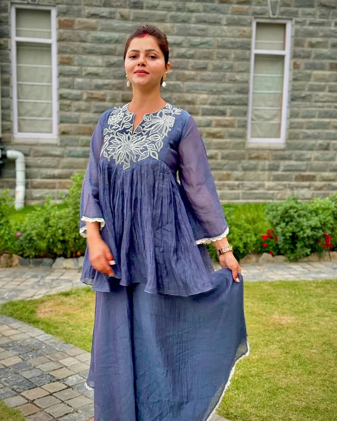 Blur dull faded and tired also are a part of me But my outfits are always Pretty sshil