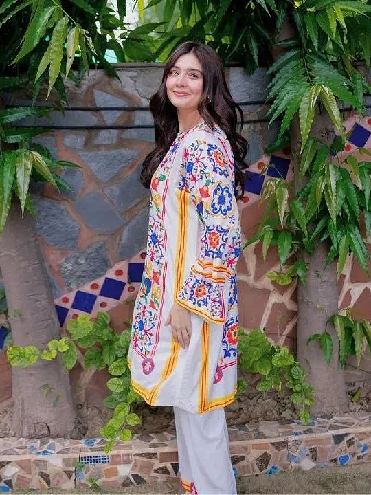 durefishan saleem 6