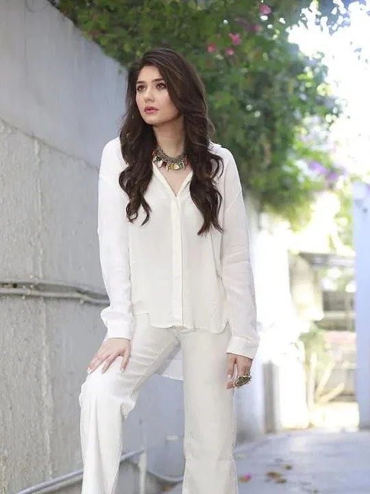durefishan saleem 7
