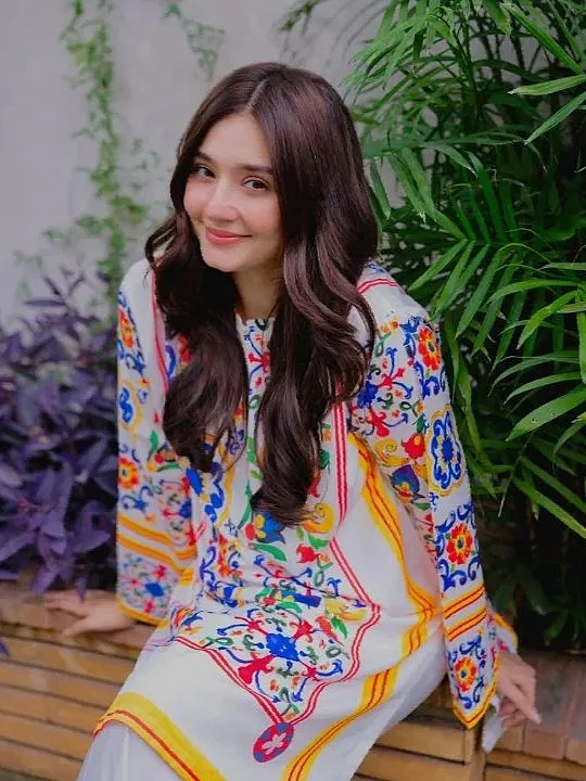 durefishan saleem 6