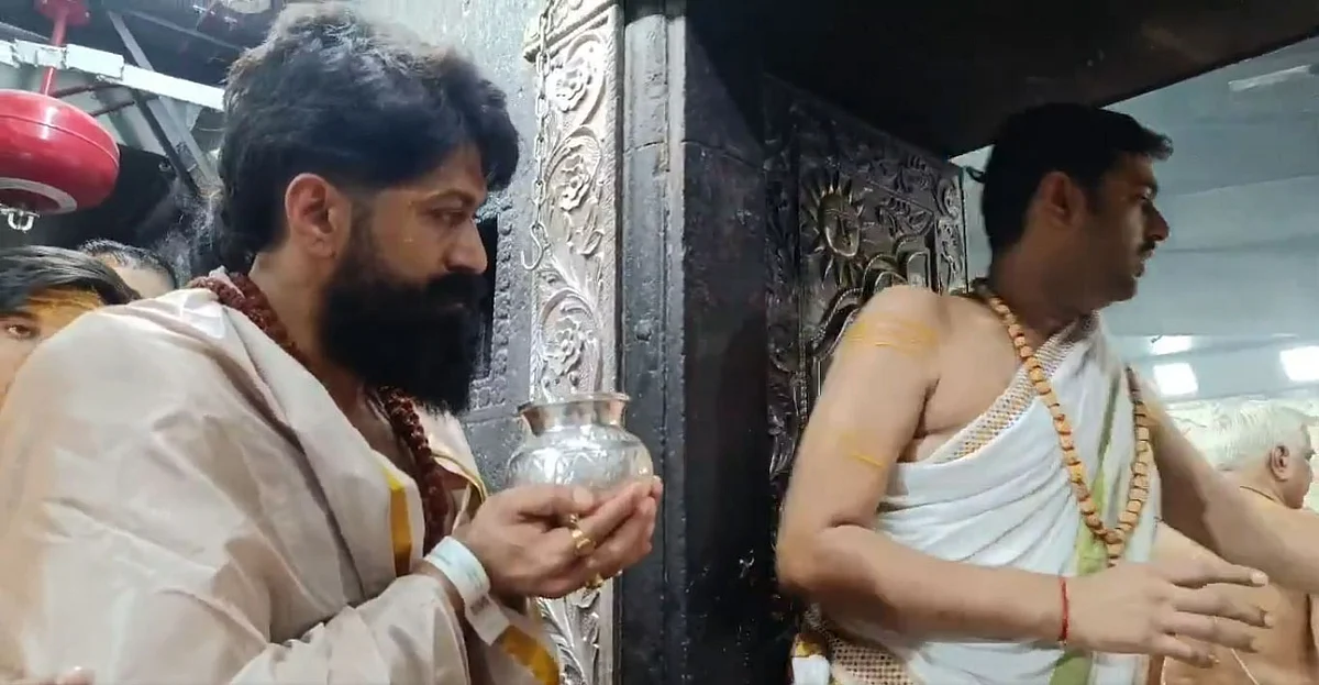 KGF Actor Yash offers praye