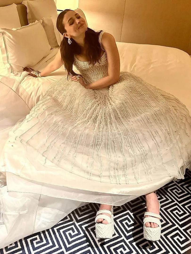 Walk with confidence grace and a touch of pearl perfection ThrowbackAlia Bhatt in our iconic Pearl