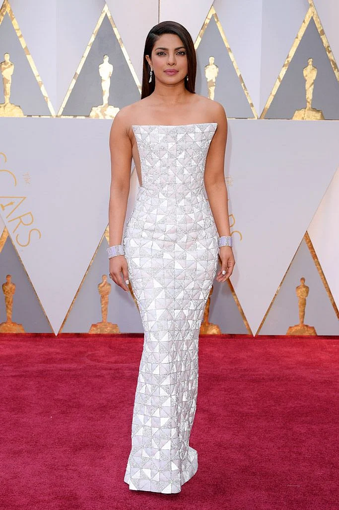 10 Stars Who Matched Their Shoes to Their Gowns at