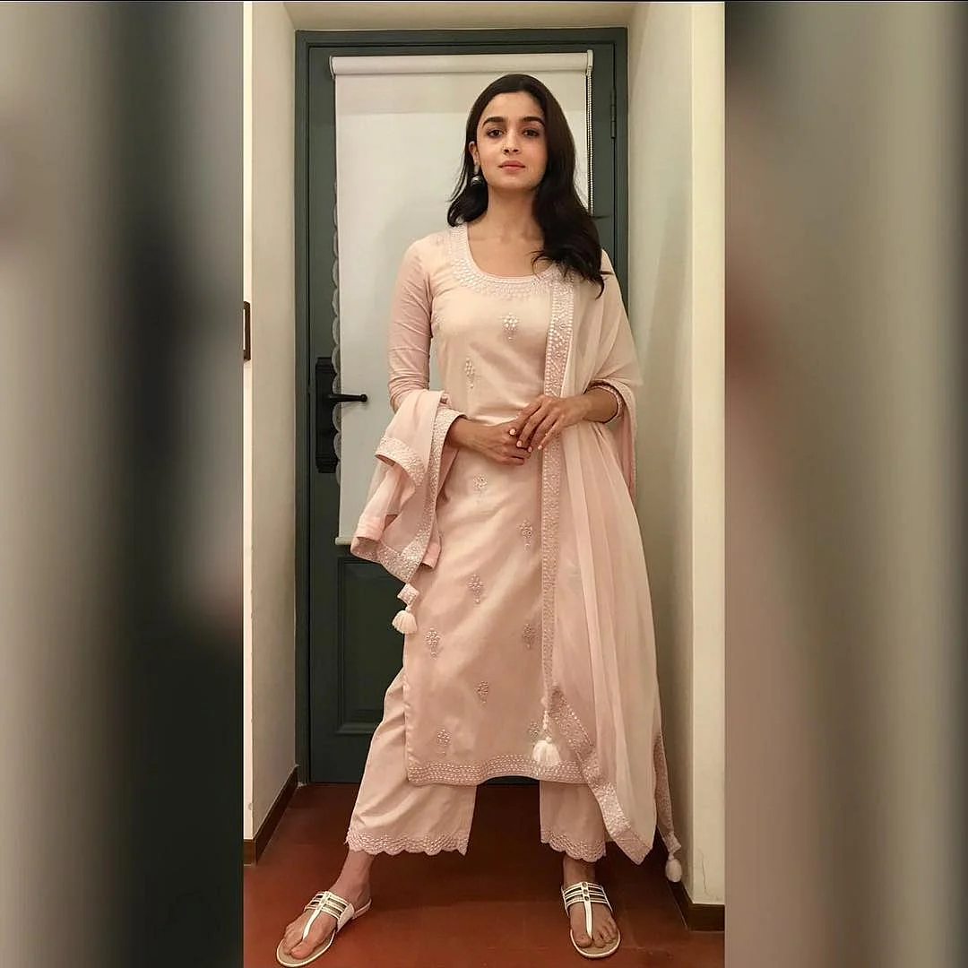 The girl of our times aliaabhatt in punitbalanaofficial