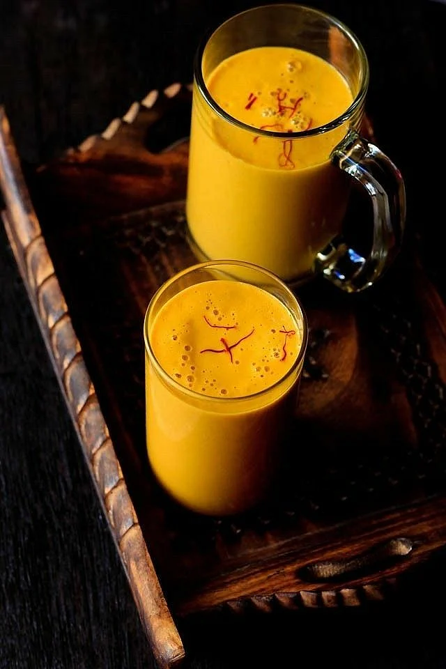 Saffron in milk. 5