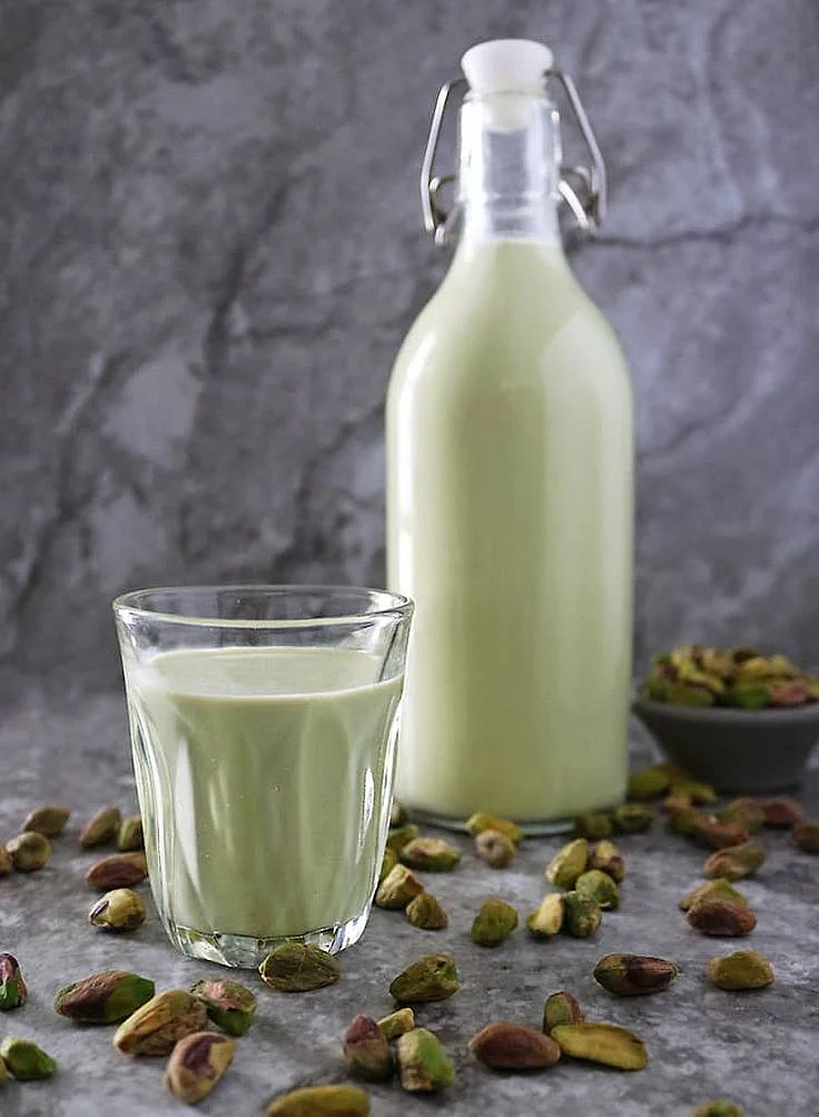 pistachios to milk