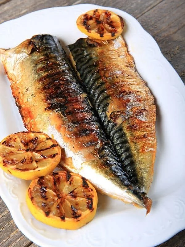 Eating fish. 2