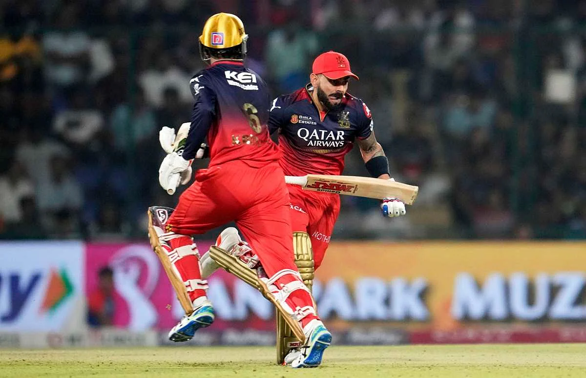 Virat Kohli with Krunal Pandya j