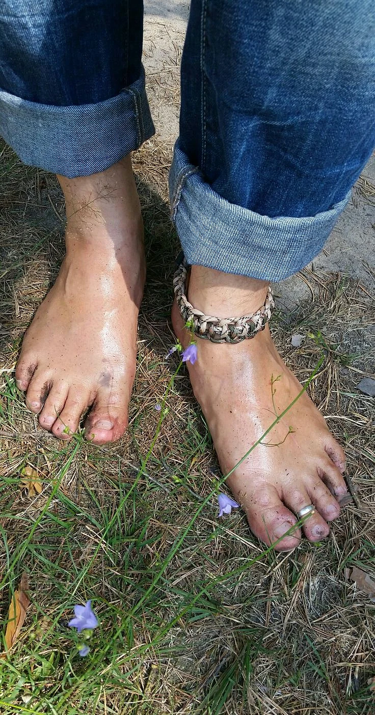 barefoot. 7