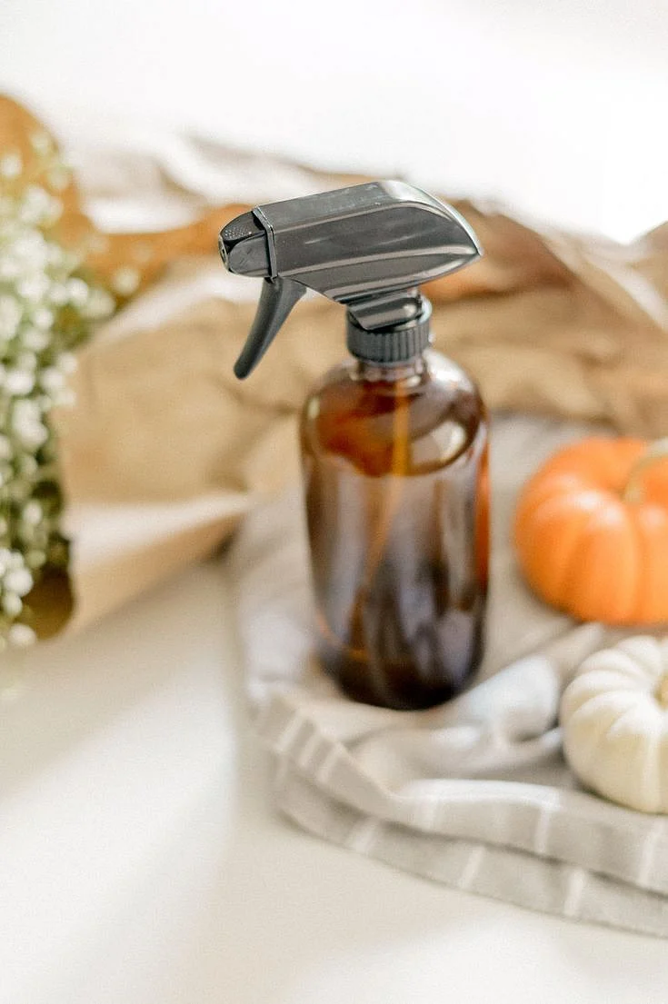 Lemon and Clove Spray