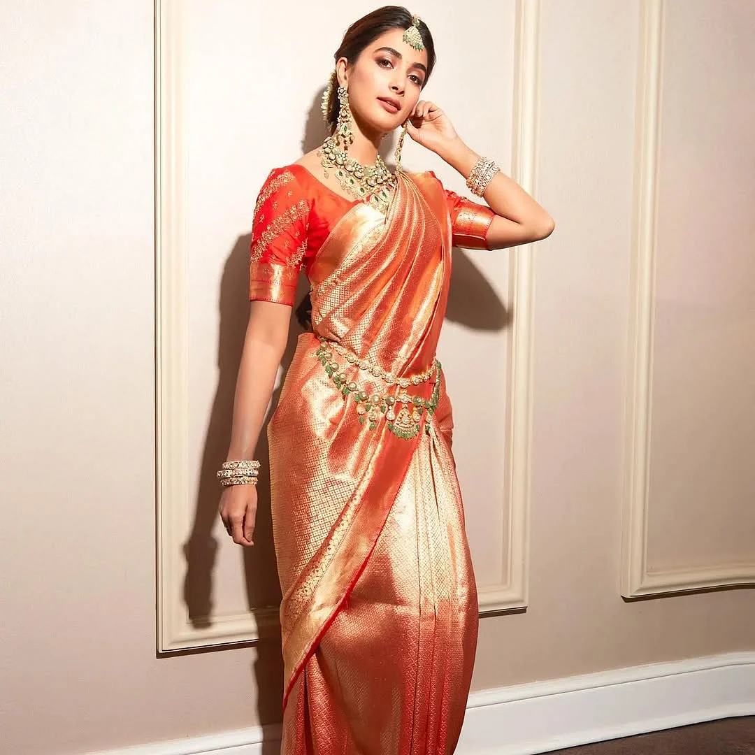 Pooja Hedge Red Saree jewellerydesignshub jdh jewellerydesigns jewellery designs latestjeweller