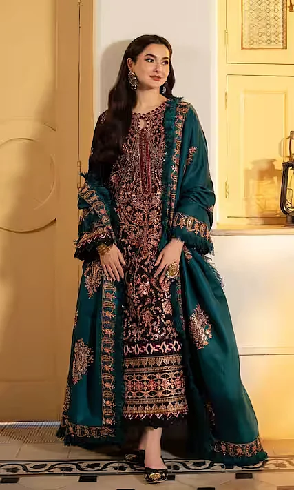 Hania Amir 3
