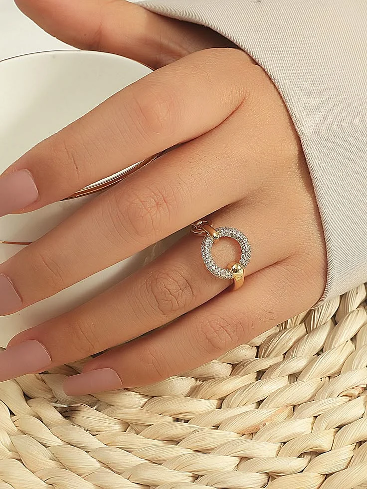 Circle Diamond Ring