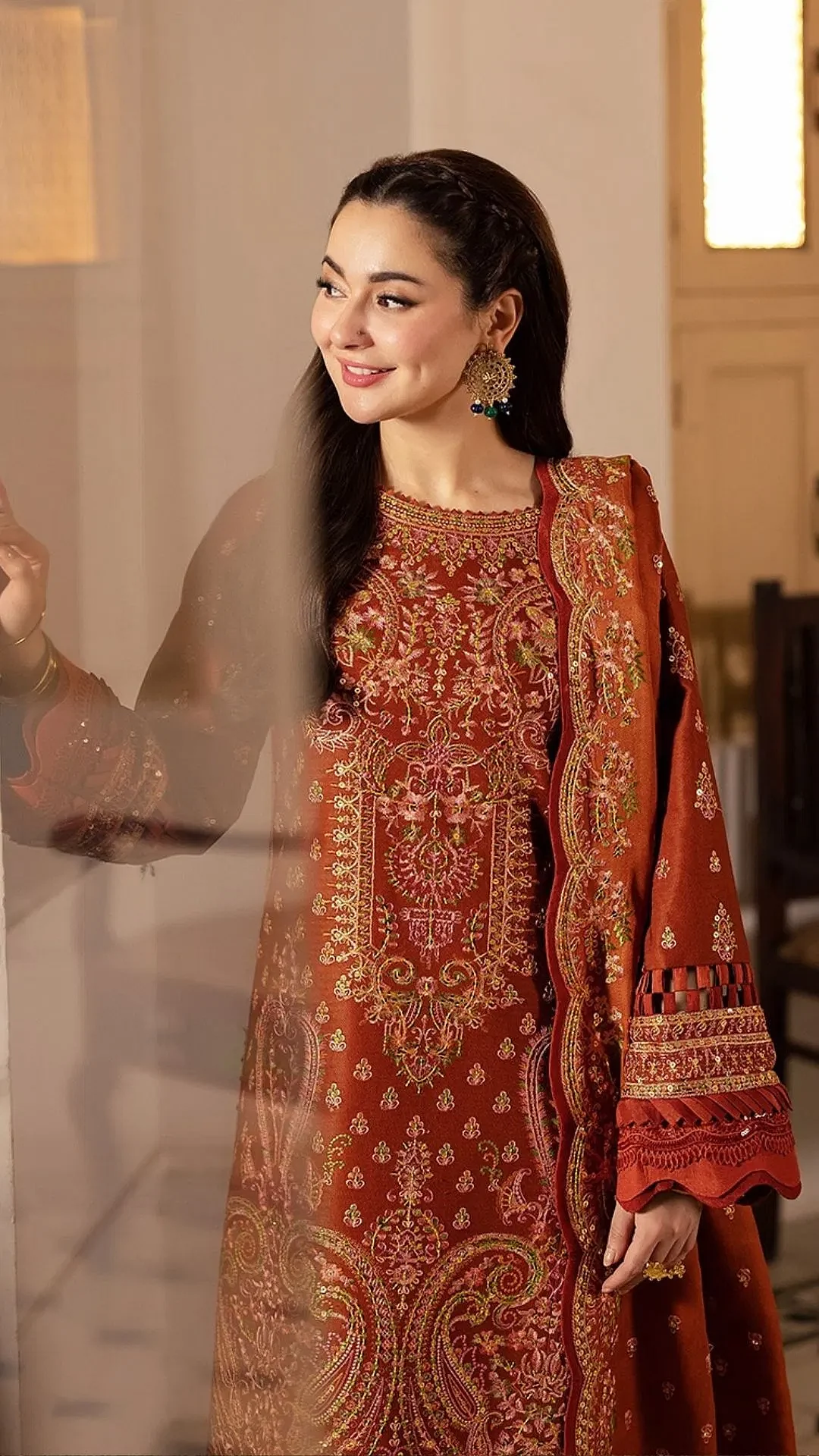hania amir pakistani suit