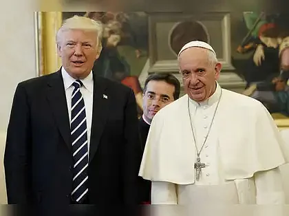 donald trump and pope francis meet at the vatican