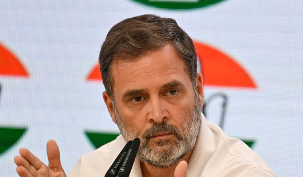 याचिका में दोहरी नागरिकता का गंभीर आरोप