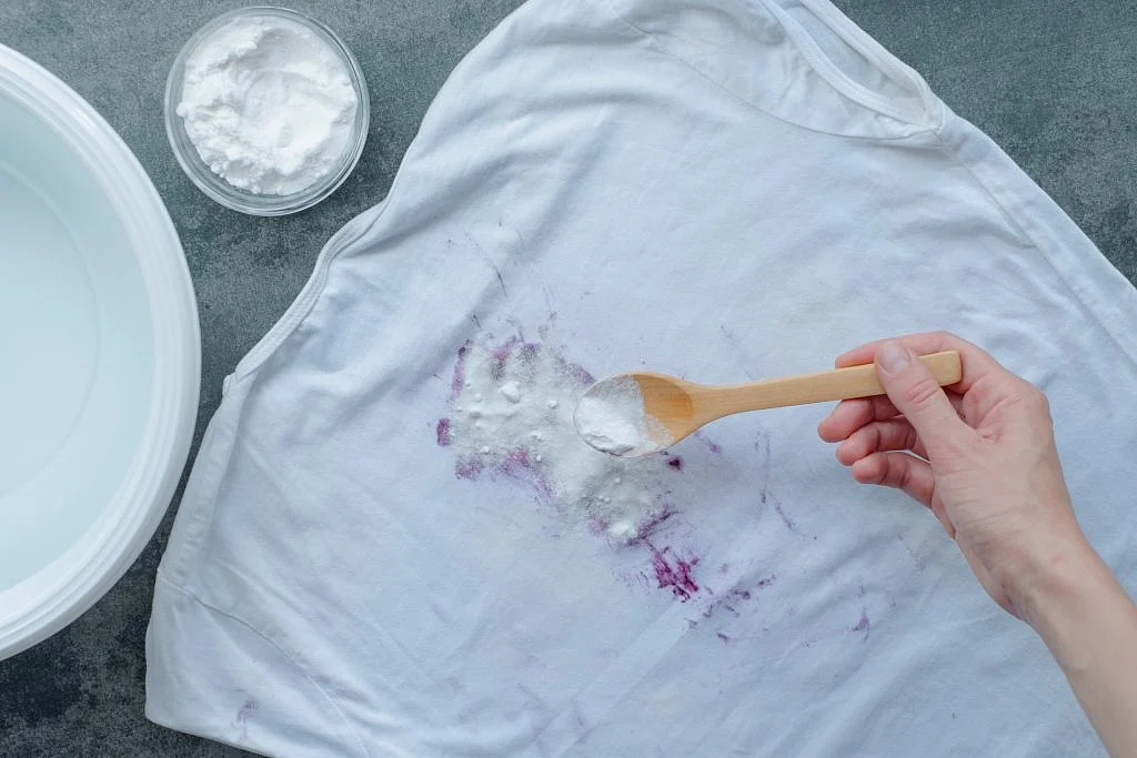 Powder on oil stain 1