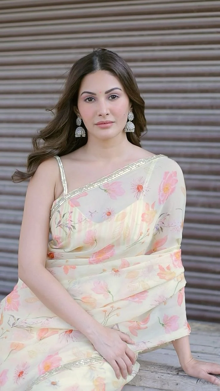 Amyra Dastur 6