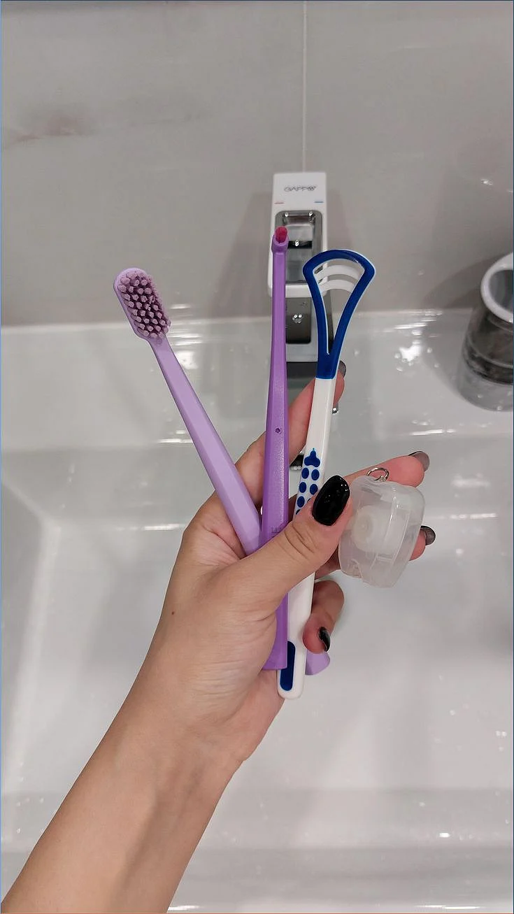 Toothbrush toothpaste