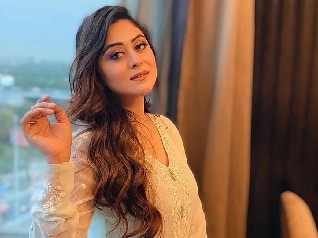 falaq naaz