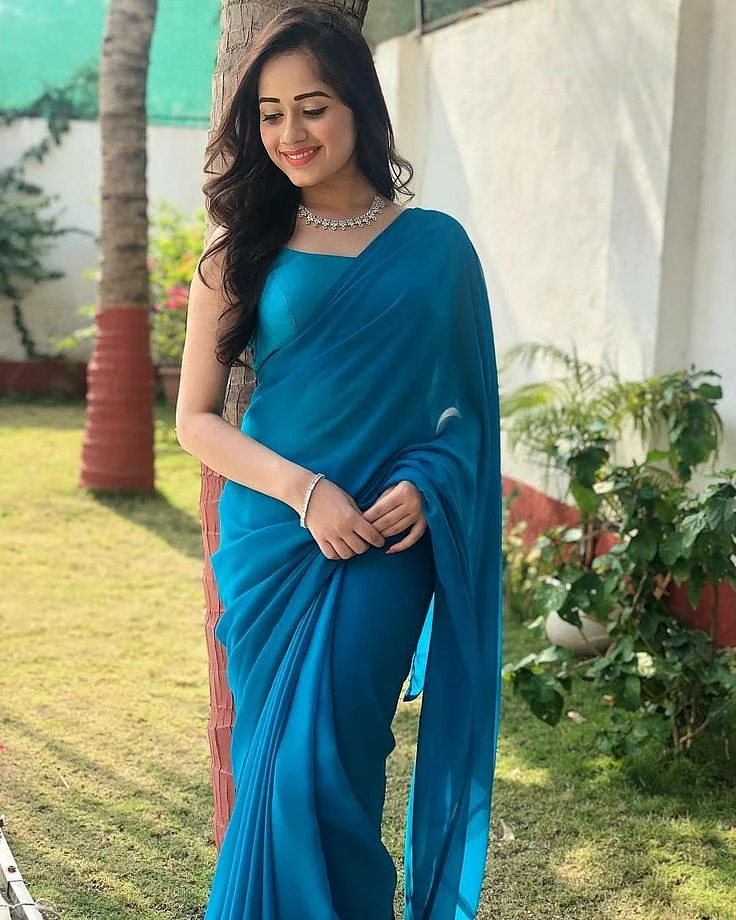 So Beautiful Jannat Zubair in Plain Saree jannatzubair plainsaree
