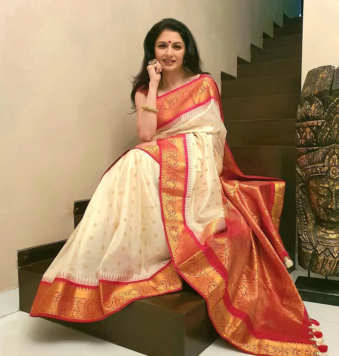 Shubh shubh din aaye Navratri ki bahut bahut shubh kamnaye navratri traditionalwear traditional