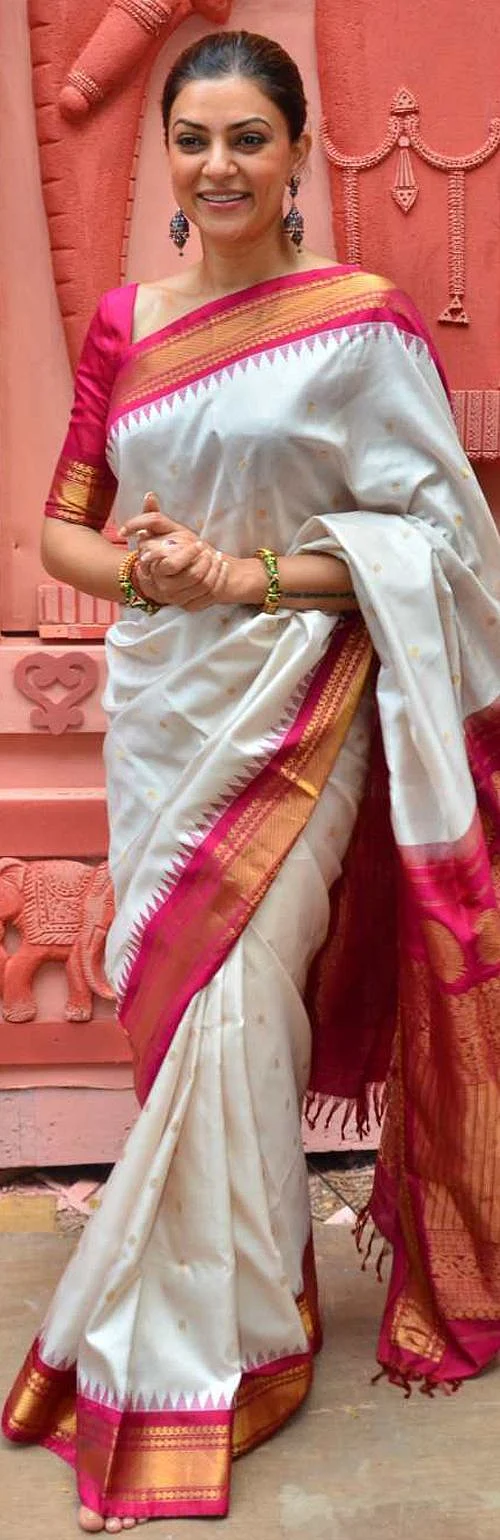 Top 42 Bollywood Actresses Who Look Beautiful In A Saree