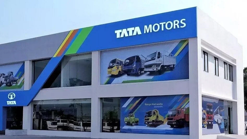 682327b4bf165 revenue climbed marginally to rs 1 18 927 crore in he last quarter against rs 118300 crore in the y 130623124