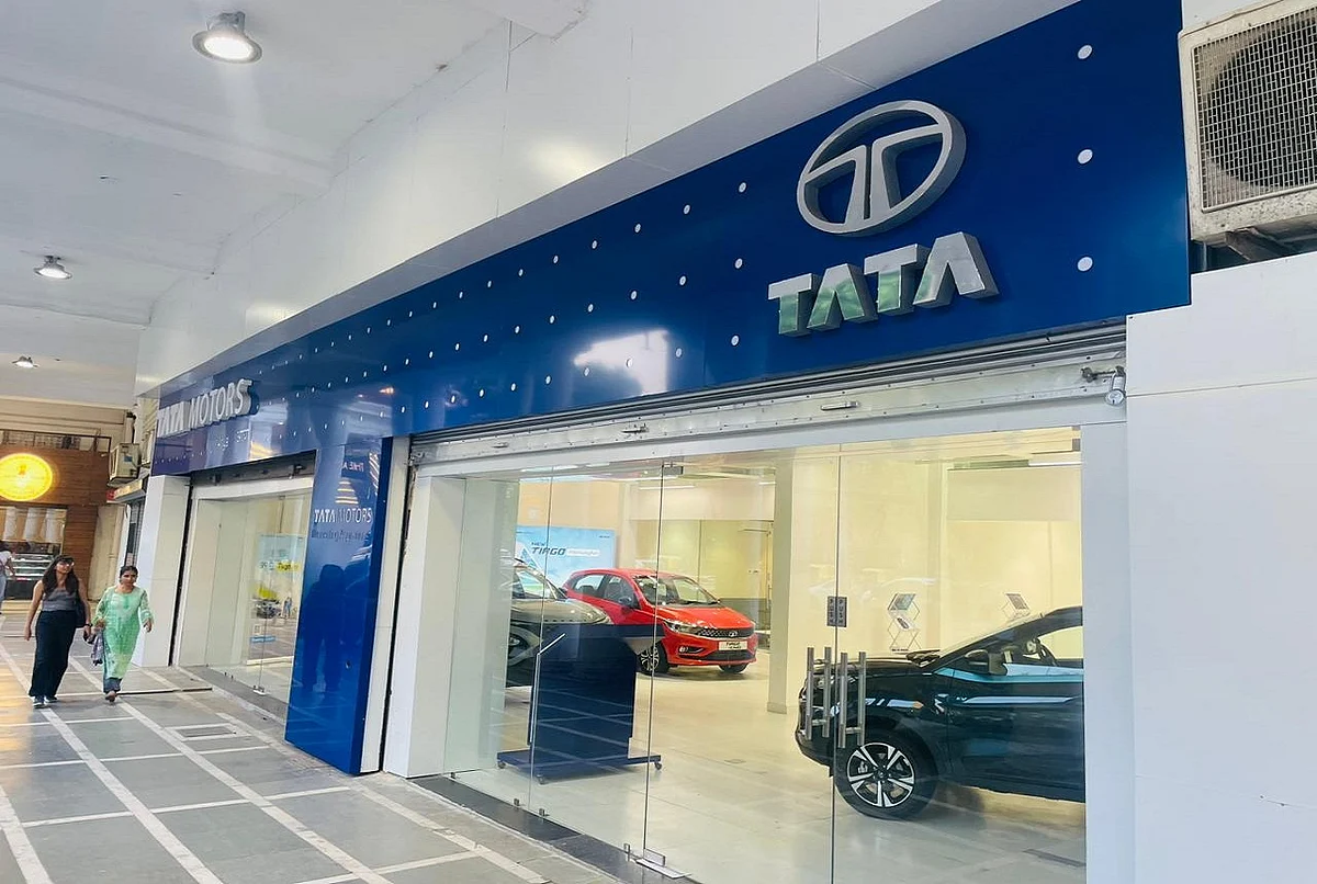 tata motors cars showroom arya tata connaught place 90