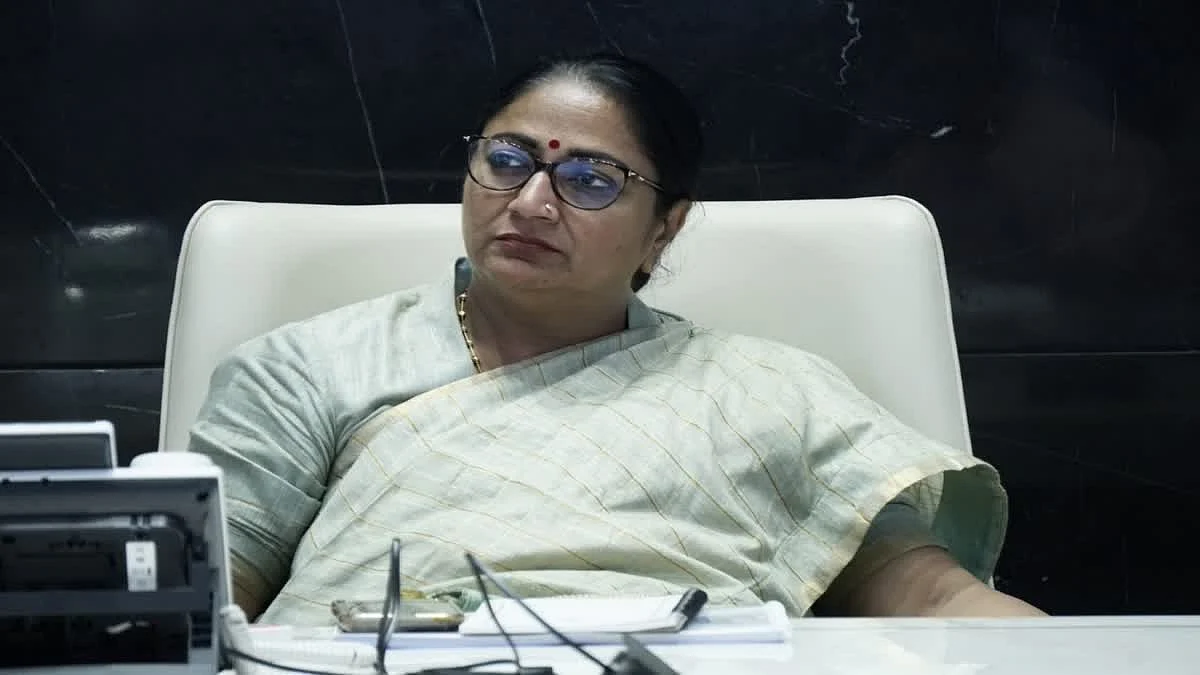 दिल्ली में कोरोना की रफ्तार, CM Rekha ने जताई चिंता