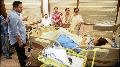 सीएम ममता ने की मुलाकात 

