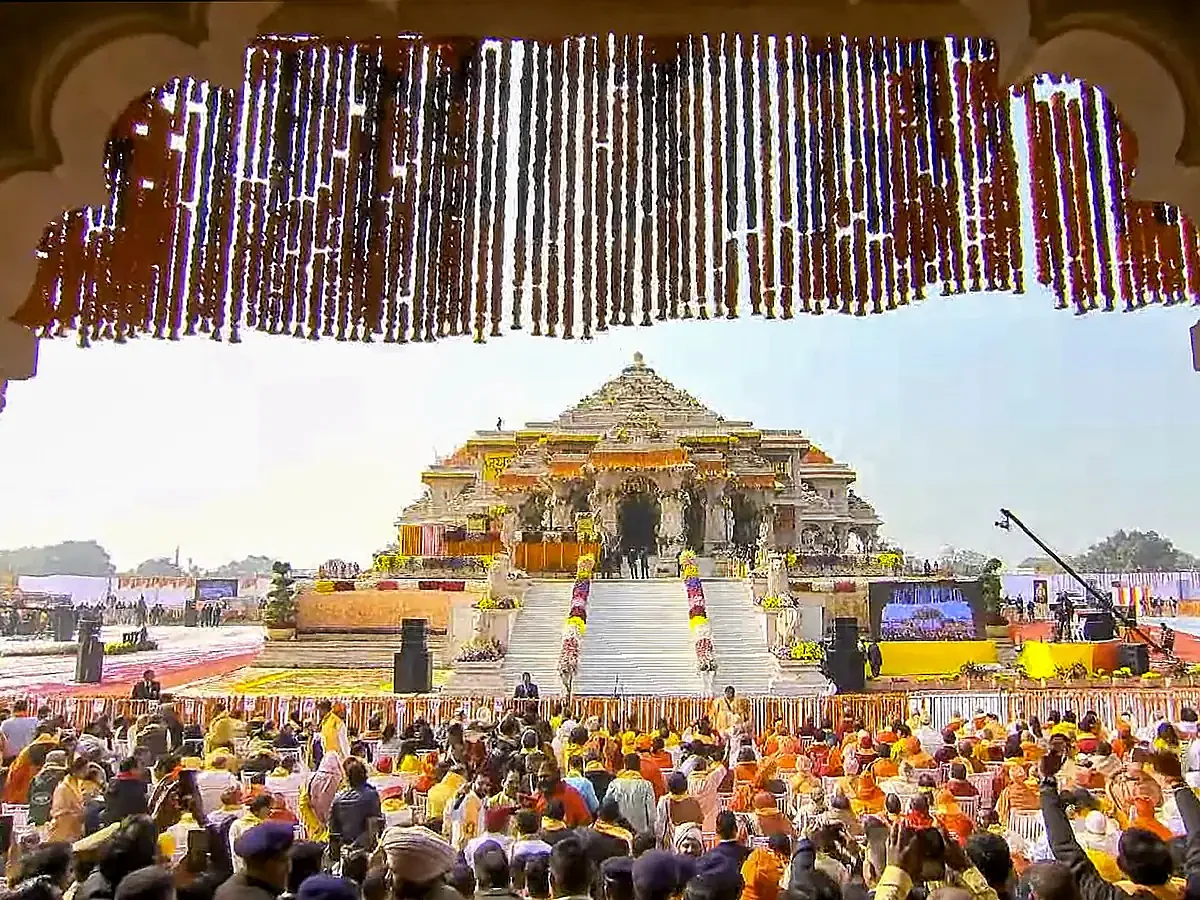 देव प्रतिष्ठा अनुष्ठान का शुभारंभ