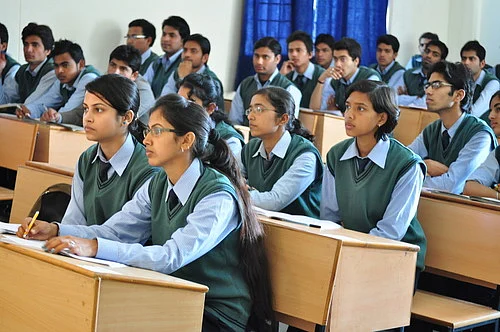 कोर्स के लिए टीचरों की मांग