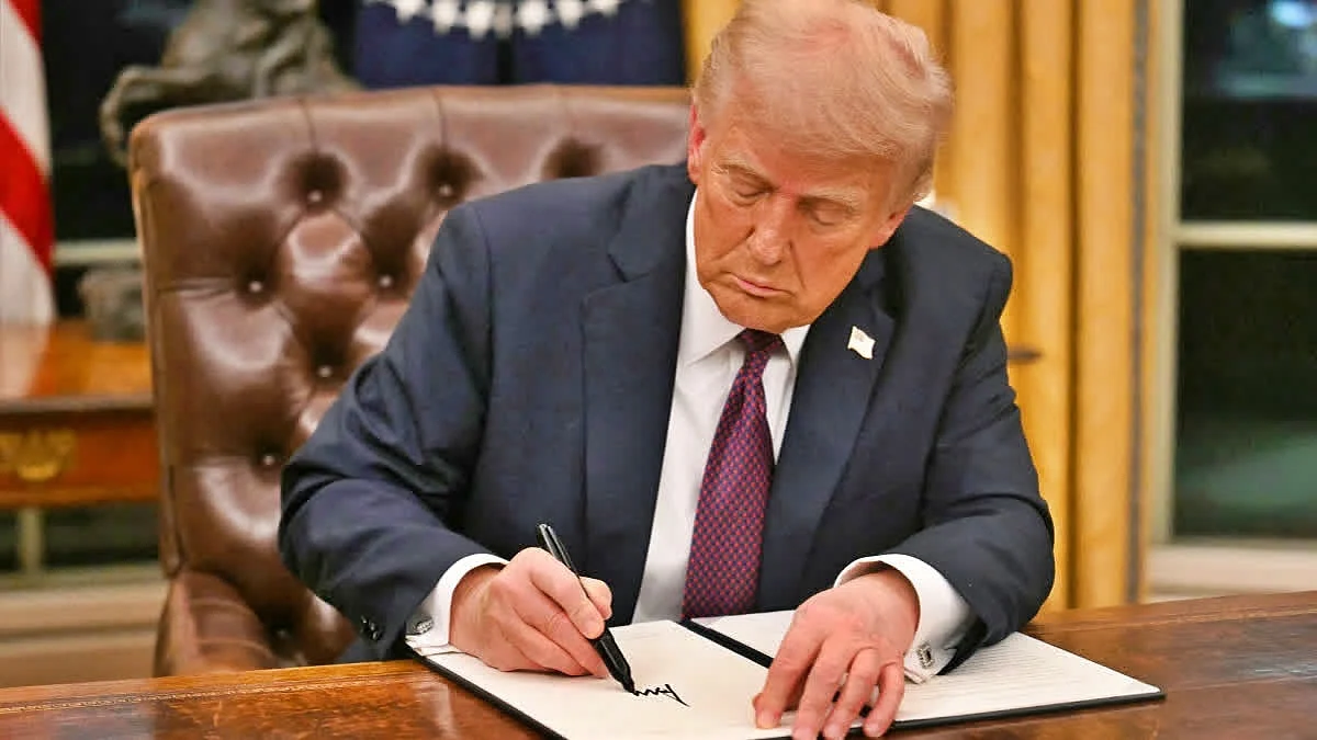 DONALD TRUMP