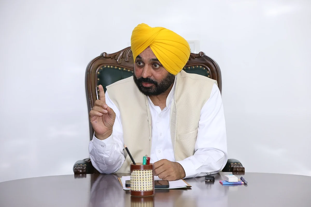 ਪਰਾਲੀ ਦੇ ਪ੍ਰਦੂਸ਼ਣ 'ਤੇ ਪੰਜਾਬ ਤੋਂ ਲੈ ਕੇ ਦਿੱਲੀ ਤੱਕ ਸਿਆਸਤ ਗਰਮਾਈ