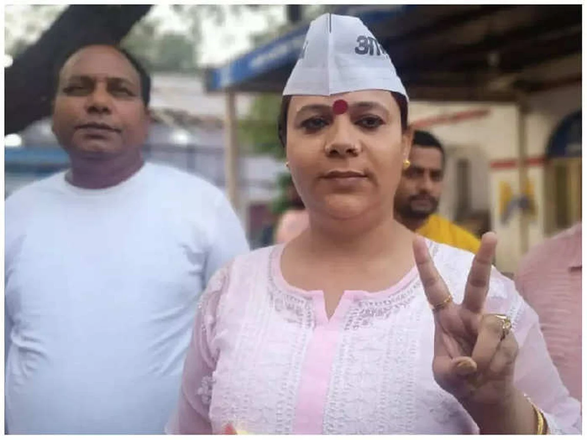 MCD 'ਚ ਪਹਿਲੀ ਵਾਰ ਟਰਾਂਸਜੈਂਡਰ ਦੀ ਐਂਟਰੀ, ਬੌਬੀ ਨੇ ਲਹਿਰਾਇਆ 'ਆਪ' ਦਾ ਝੰਡਾ