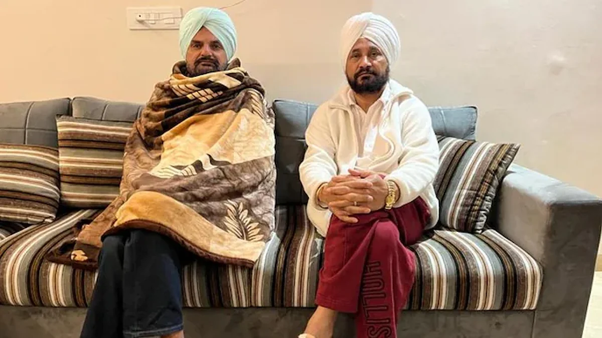 ਚੰਨੀ ਨੇ ਮੂਸੇਵਾਲਾ ਦੇ ਪਿਤਾ ਨੂੰ ਮਿਲ ਕਿਹਾ ਮੈਂ ਤੁਹਾਡੇ ਨਾਲ ਖੜ੍ਹਾ ਹਾਂ