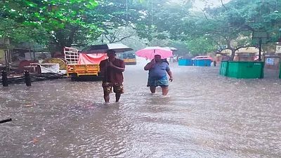 தமிழகம் மற்றும் புதுச்சேரியில் பெய்து வரும் கன மழை - இயல்பு வாழ்க்கை பாதிப்பு | Heavy rains in Tamil Nadu and Puducherry