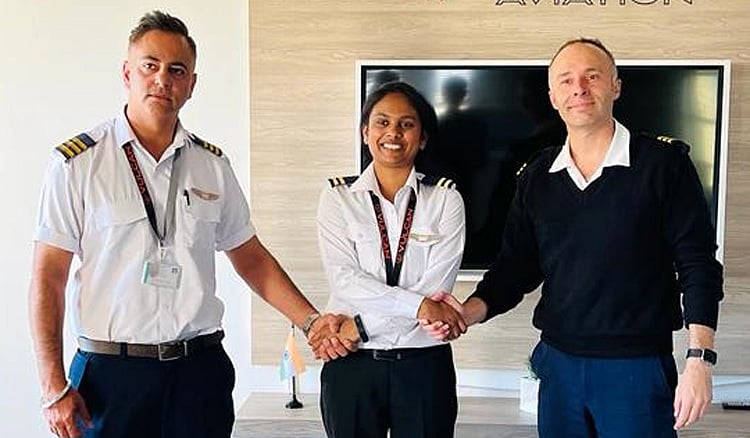 நீலகிரி: படுகர் சமுதாயத்தின் முதல் பெண் விமானி ஜெயஸ்ரீ-க்கு குவியும்  பாராட்டுகள் / Jayashree is the first woman pilot from Badagas