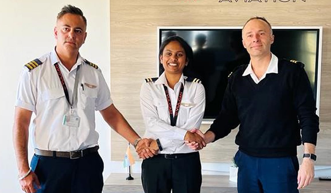 நீலகிரி: படுகர் சமுதாயத்தின் முதல் பெண் விமானி ஜெயஸ்ரீ-க்கு குவியும் பாராட்டுகள் / Jayashree is the first woman pilot from Badagas