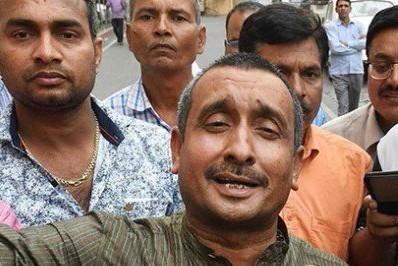 بالآخر یوگی سرکار نے ٹھاکر صاحب کو مہلت دے ہی دی